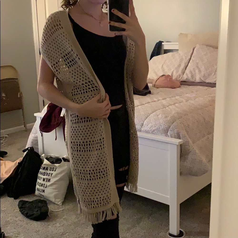 Knit sleeveless sweater